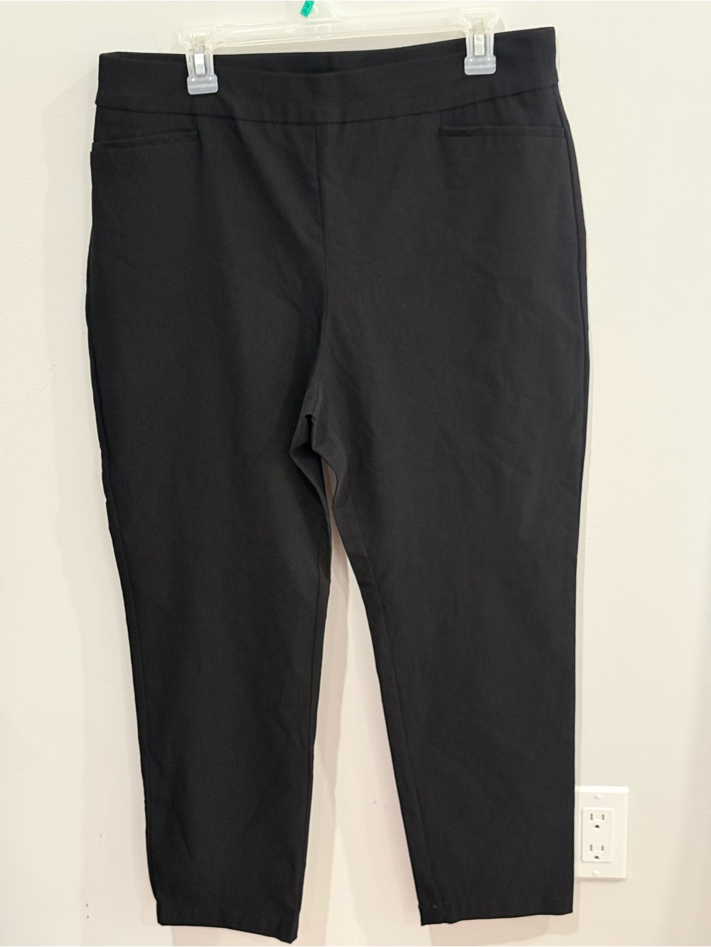 New Chicos 2.5R (14R)  Black Sliming Ankle Pants - Women 258